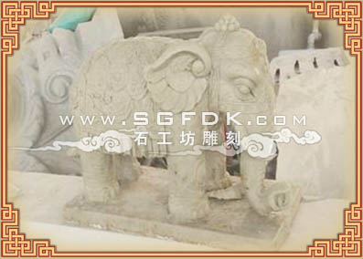 石雕大象加工雕刻�^程：大象泥稿制作